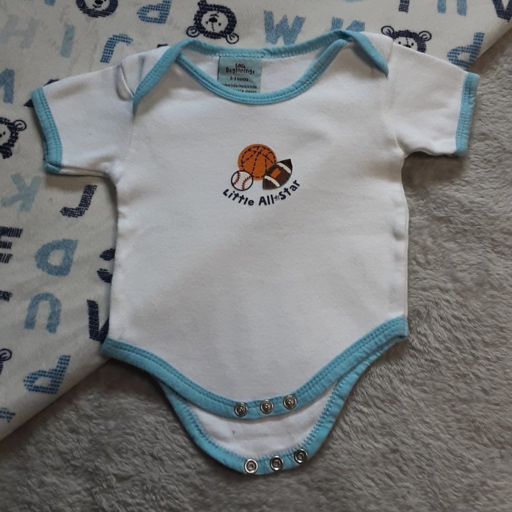 $1 | 0-3m | Little Beginnings | Sports Bodysuit/Onesie